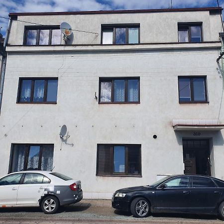 Apartman Beseda Apartment Velke Porici Exterior foto